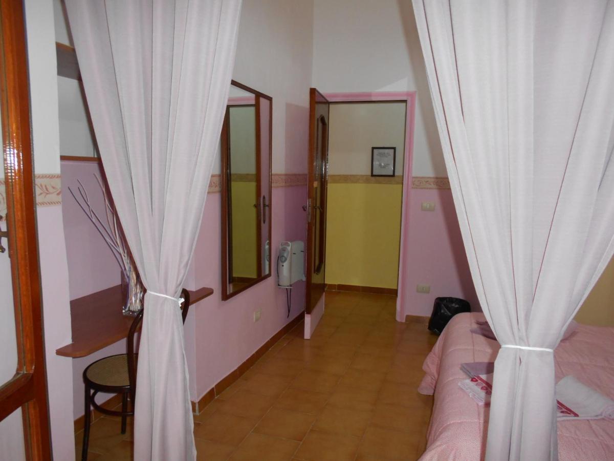 Robby'S House Bed & Breakfast วีโกเอเกวนเซ ภายนอก รูปภาพ