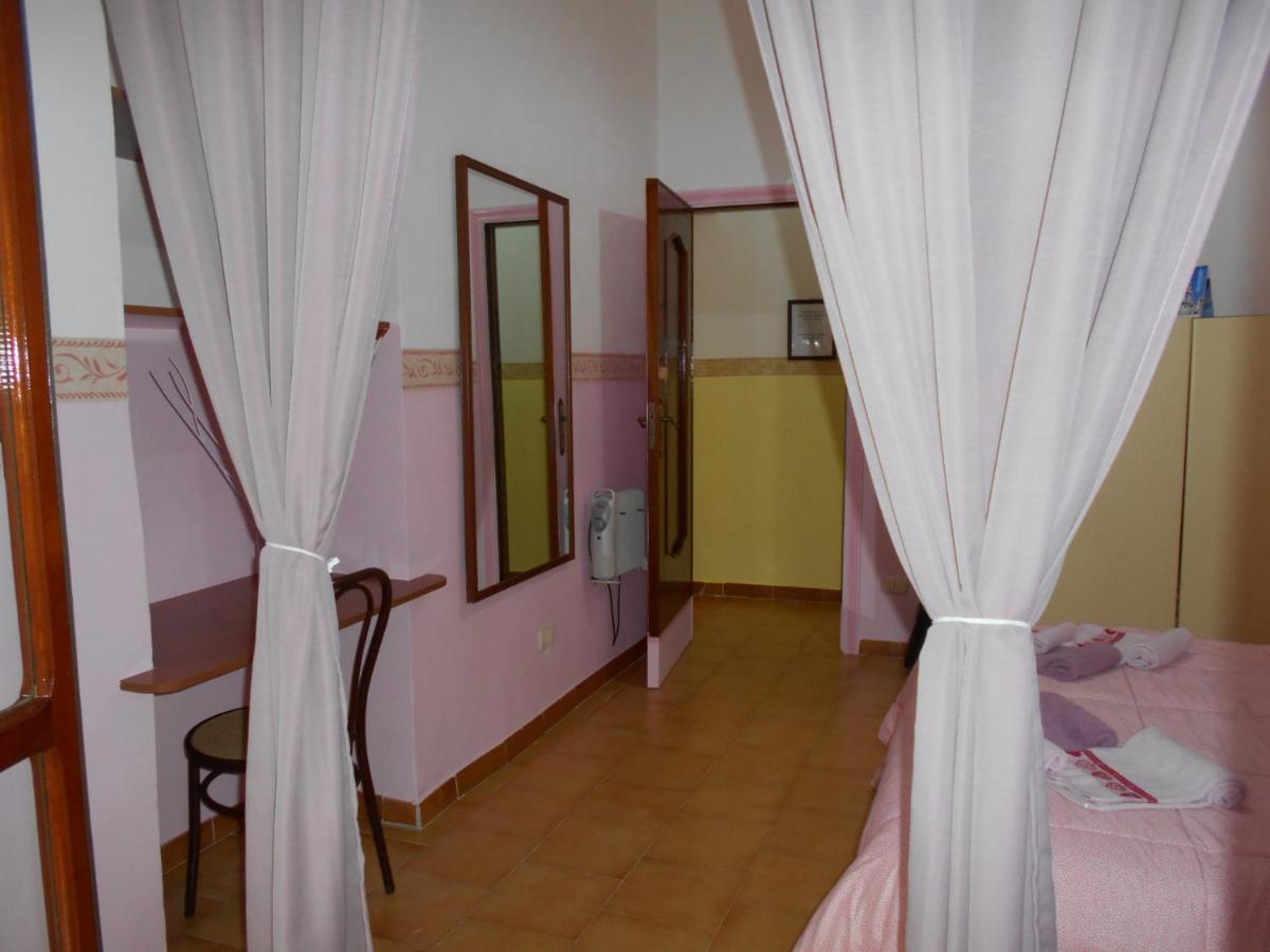 Robby'S House Bed & Breakfast วีโกเอเกวนเซ ภายนอก รูปภาพ