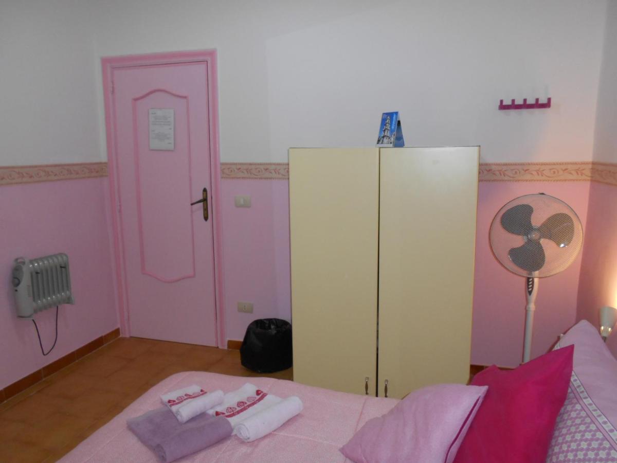 Robby'S House Bed & Breakfast วีโกเอเกวนเซ ภายนอก รูปภาพ