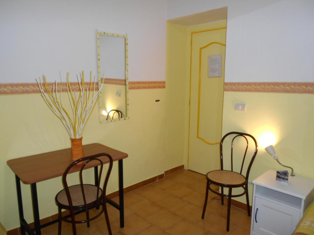 Robby'S House Bed & Breakfast วีโกเอเกวนเซ ภายนอก รูปภาพ